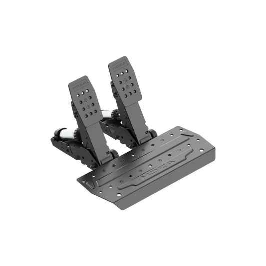 Zwart metalen voetpedaalset voor gaming, met textuurrijke oppervlakken en het MOZA-logo. Geschikt voor race- en simulatiespeeltoestellen, met verstelbare onderdelen voor optimale grip.