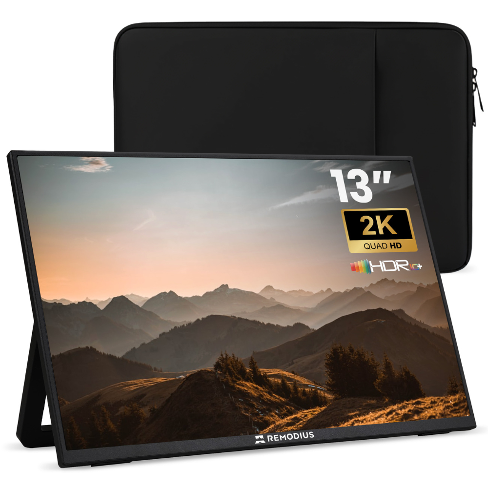 Een zwarte 13-inch 2K Quad HD HDR10+ tablet met standaard, voor gebruik als mobiele werk- of gamingdisplay. Geleverd met een zwart beschermhoes voor reizen en gebruik op de weg.