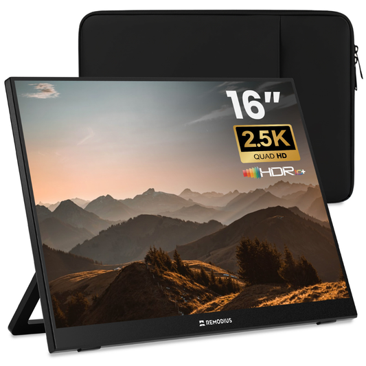 Een 16-inch Remodius 2.5K Quad HD HDR+ tablet met zwart frame, voorzien van een draagbare beschermhoes. Perfect voor mobiele productie en creatieve werkflow op de weg.