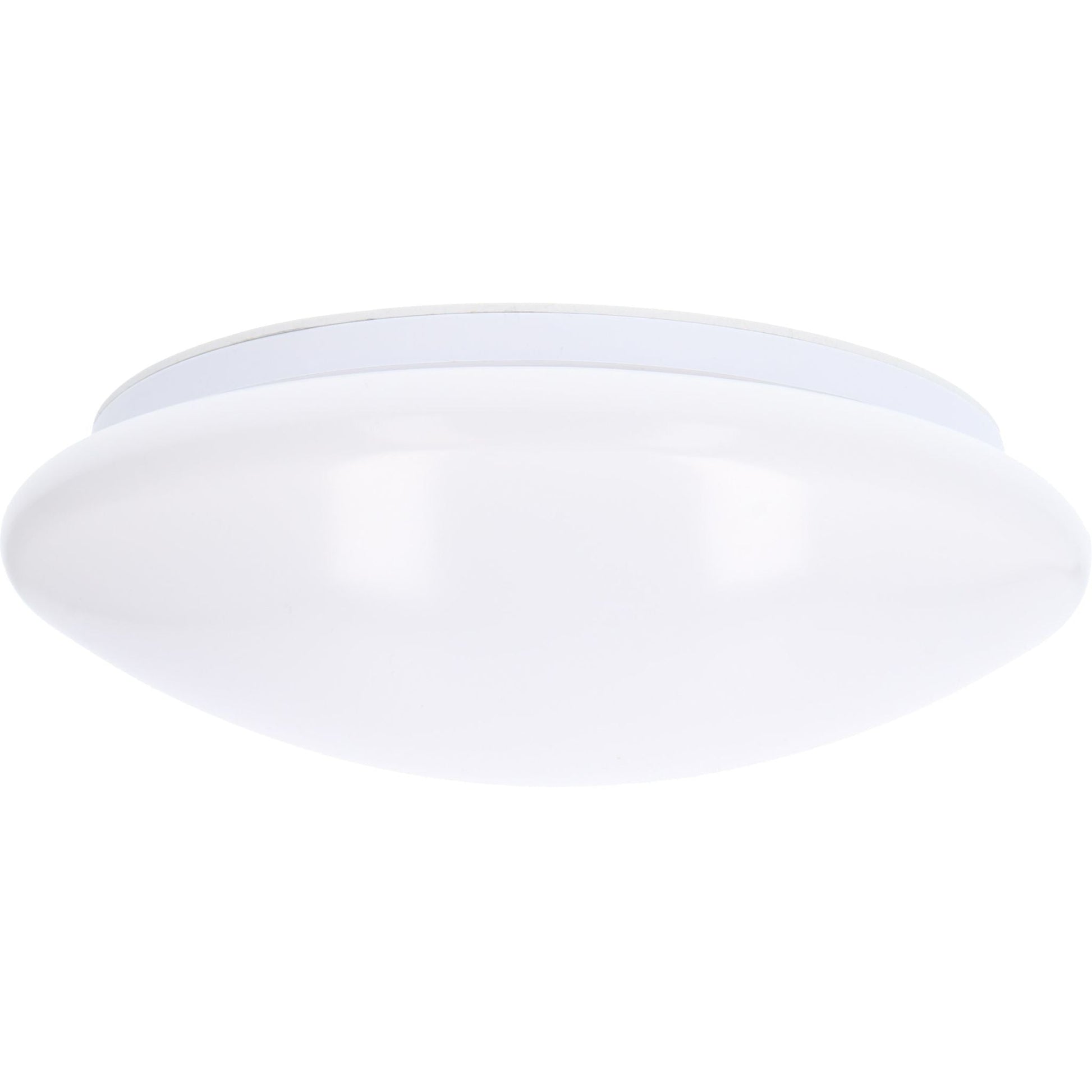 Een witte, ronde plafondlamp met een gladde, mat-wit diffuser en een zilverkleurige rand. Geschikt voor moderne interieurs en als energiezuinige verlichting in woon- en werkkamers.