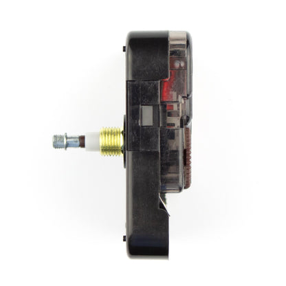 Zwart klokmechanisme met goudkleurige centrale as en metalen bevestigingsstuk, geschikt voor analoge wandklokken. Compacte constructie met zichtbare schroefgaten en aansluitingen voor eenvoudige montage.