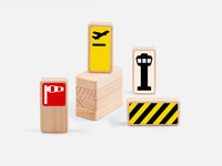 Comnox - Airport Signs - Houten Luchthaven Bordjes Set - 8 stuks