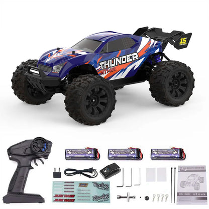 Blauwe JIUSI MT14R 1/14 RC-raceauto’s met zwarte banden en ‘STORM’- en ‘THUNDER’-afbeeldingen, geschikt voor speelgoedraces en kinderen. Perfect voor 