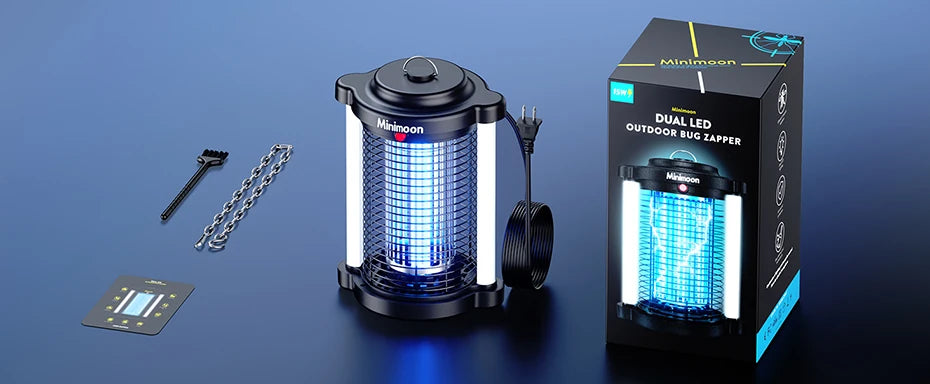 Minimoon Dual LED buitenslager met blauwe elektrische bliksem, zwart metaallichaam en zichtbare insecten. Geschikt voor tuin en terras om muggen en vl