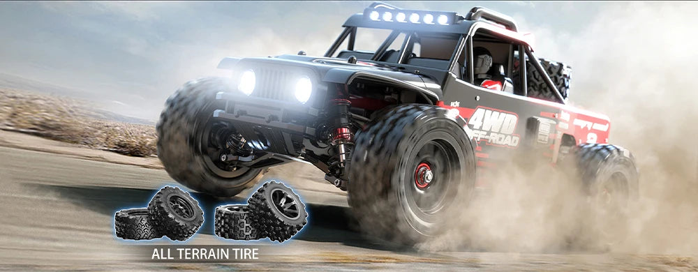 Een rood-zwart 4WD off-road RC-raceauto met grote knipperende koplampen en zwarte rubberen banden, geleverd met een zwarte stuurunit en 2S/25C batteri