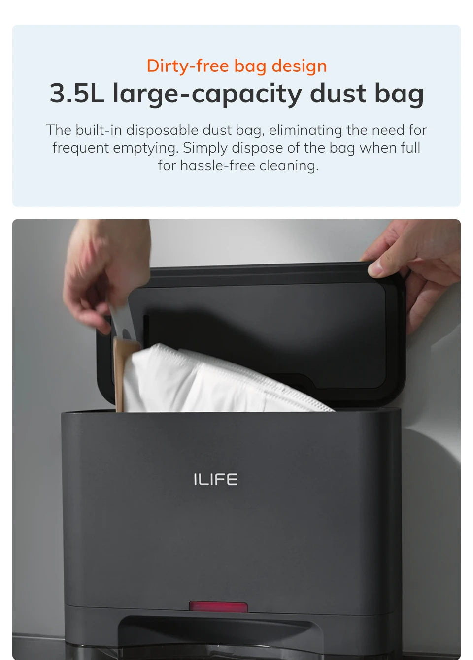 Zwarte ILIFE robotstofzuiger met glanzend metalen centrale knop, geplaatst naast zijn oplader en een smartphone met app. Ideaal voor automatische vloe