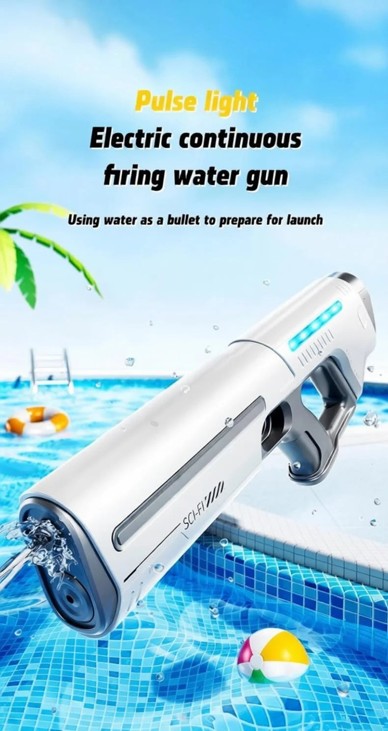 Een witte elektrische waterpistool met blauwe LED-verlichting, vastgehouden door een jonge vrouw in jeans. Geschikt voor kinderen en volwassenen tijde
