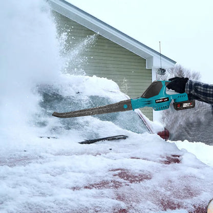 Een bladzager met blauw-zwarte afwerking en 588V batterijen, geschikt voor tuin- en bouwprojecten. Zichtbaar met 5 versnellingen en 180M/S luchtstroom