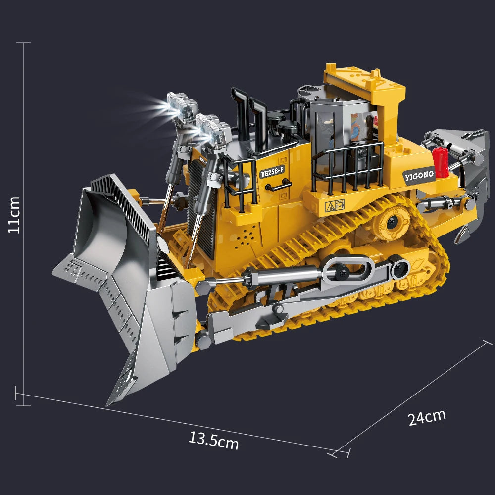 Grote gele, graafmachine en bulldozer met zwarte details, staan op zand. Een hand houdt de bijbehorende controller vast voor speelgoedbouwplaatsen. - 