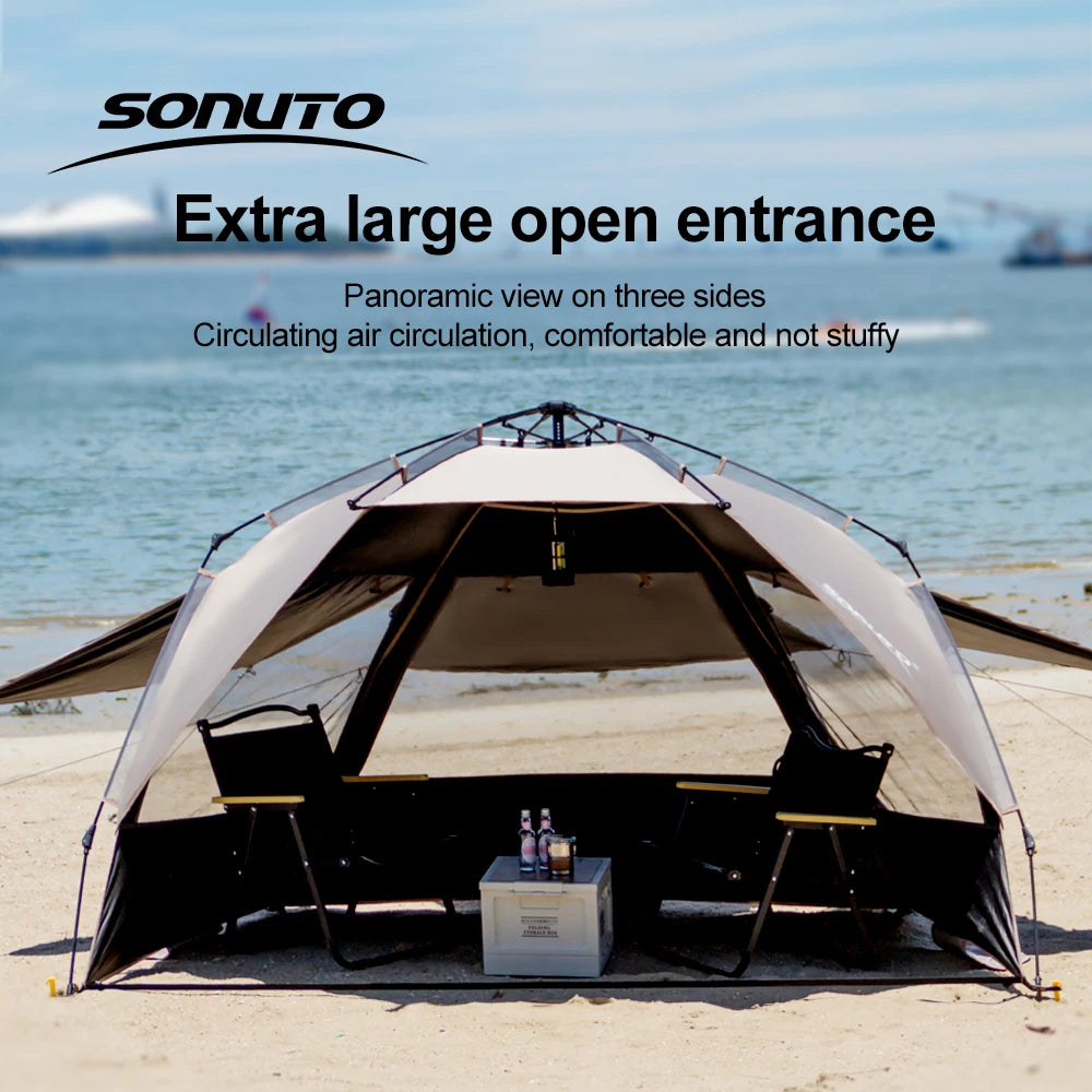 Zilveren vinyl zonnescherm met UPF60+ bescherming, klaar op het strand met tafel en stoelen. Ideaal voor zonbescherming tijdens kamperen of stranddage