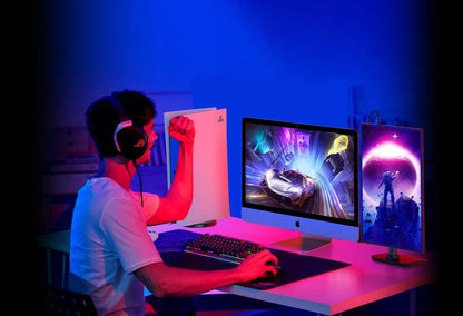 Een 16-inch QLED-scherm met 2.5K Quad HD resolutie en 120Hz, uitgerust met een 16:10 verhouding, perfect voor gaming en streamen. Zwart frame met text