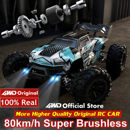 Een 1:16 schaal RC monstertruck in zwart, roze en wit, met grote terreinbanden en blauwe LED-verlichting, rijdt krachtig over modderig terrein. Geschi