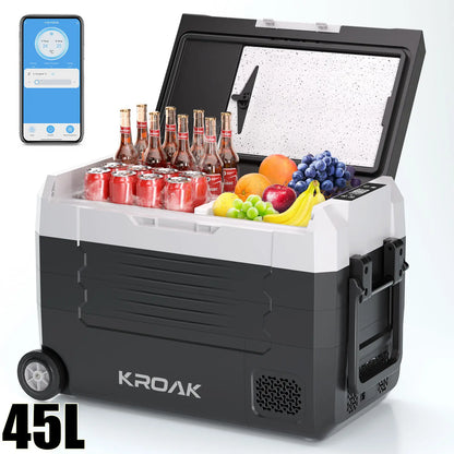 Zwarte, wielerige Hcalory koelbox met 35L capaciteit, gevuld met frisse dranken en fruit, inclusief mobiele app voor temperatuurcontrole – ideaal voor