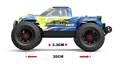 Grote, gele en blauwe off-road RC-buggy met zwarte banden en stuurwiel, inclusief zwarte stuurunit. Ideaal voor speelplein of tuin, geschikt voor kind