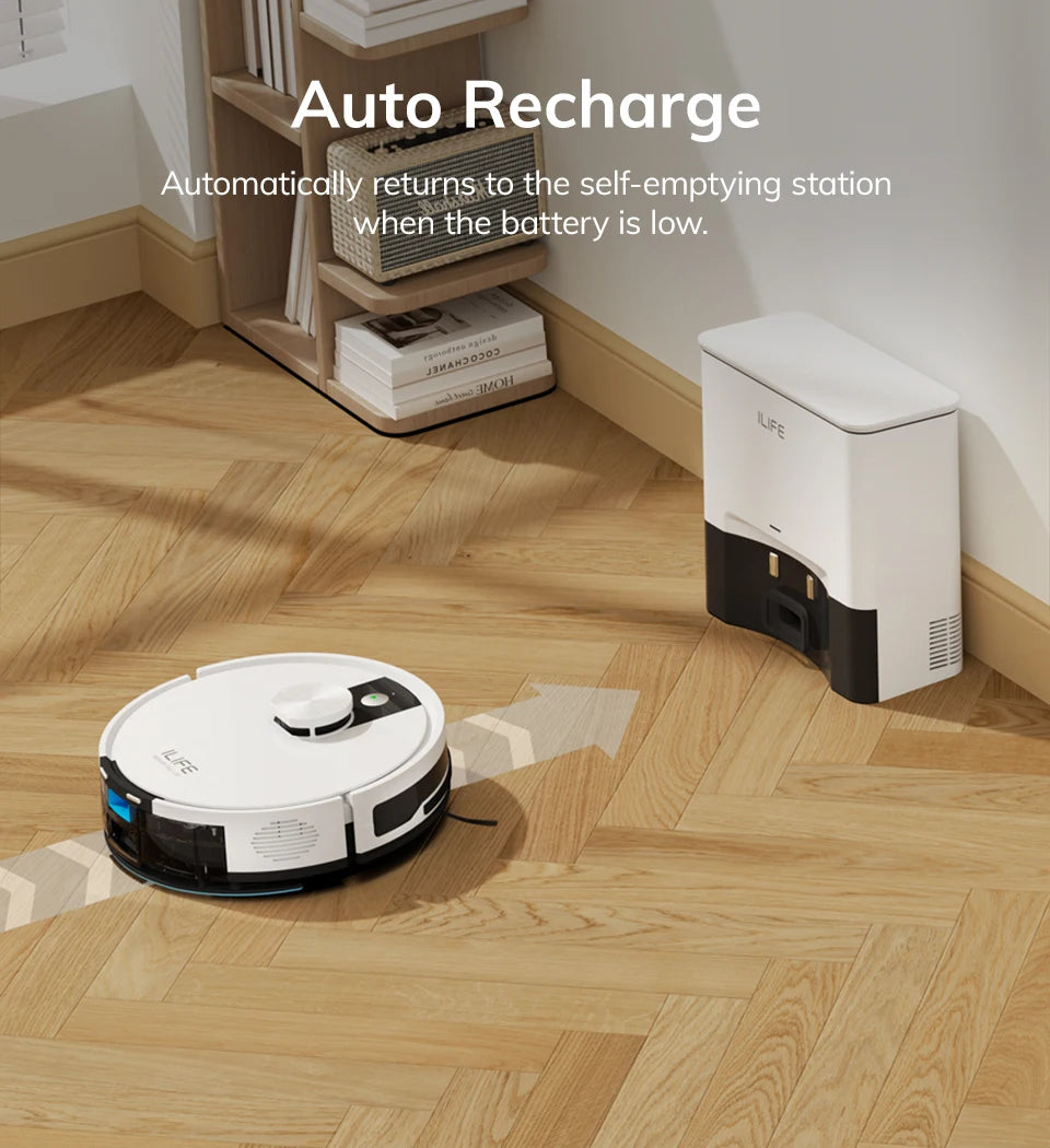 De witte ILIFE robotstofzuiger met zwart accent en bijbehorende laadstation, getoond naast een smartphone met app. Ideaal voor automatische vloerreini