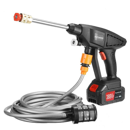 De Kamolee high pressure car wash gun met 388V Li-ion accu, zwart met rode accenten, staat naast haar opbergkoffer voorzien van slang en accessoires, 