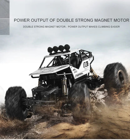 ZWN Rock climber, een zwarte 4WD RC-afstandsbediening met goudkleurige velgen en zichtbare schokdempers, geschikt voor zware off-road avonturen en ste
