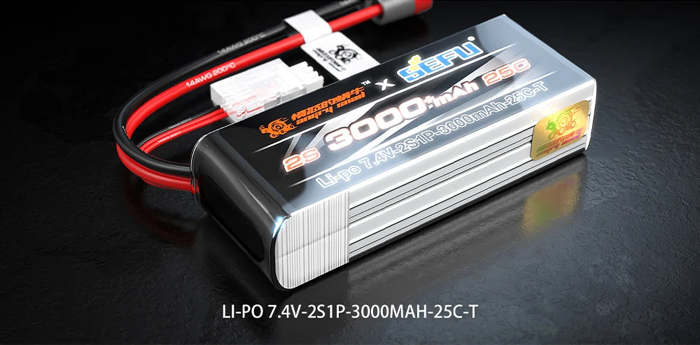Rood-zwarte 4WD off-road RC-buggy met grote knipperende koplampen en zwarte banden, uitgerust met een zwarte stuurunit en 2S/25C batterijen voor speel