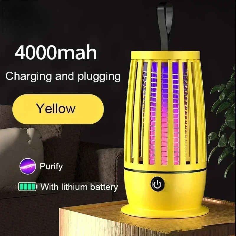 Zwart elektrische muggenkiller met paarse UV-verlichting en 3000V stroom, geschikt voor binnenruimtes. Effectief tegen muggen en andere insecten in sl