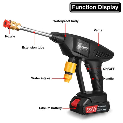 De Kamolee high pressure car wash gun met 388V Li-ion accu, zwart met rode accenten, staat naast haar opbergkoffer. Zichtbaar zijn de slang, accessoir