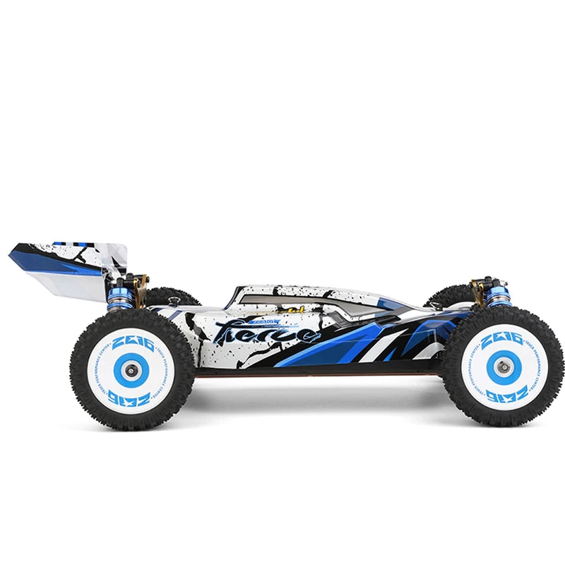 Een WLtoys 1:12 schaalmodel 4WD RC-raceauto met blauw-wit camouflage, zichtbare schokdempers en rubberen banden, geschikt voor speelplein of binnenrui
