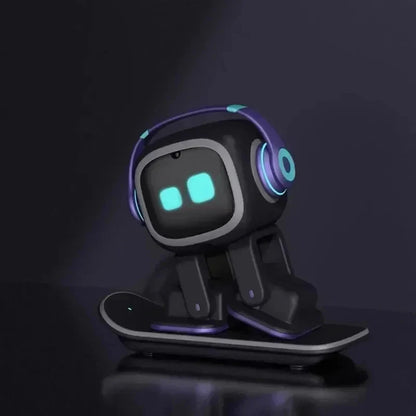Interactieve compagnonsrobot met blauwe koptelefoon en groene oogleden, staat op houten tafel naast smartphone. Ideaal voor kinderen en ouderen als ge
