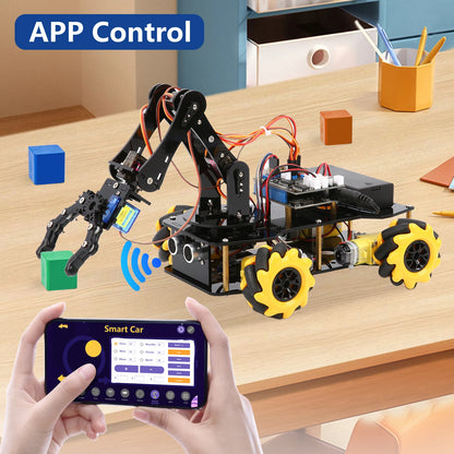 Een zwarte robotauto met gele Mecanumwielen en een robottarm, bedienbaar via smartphone voor programmering en controle. Ideaal voor educatieve doelein