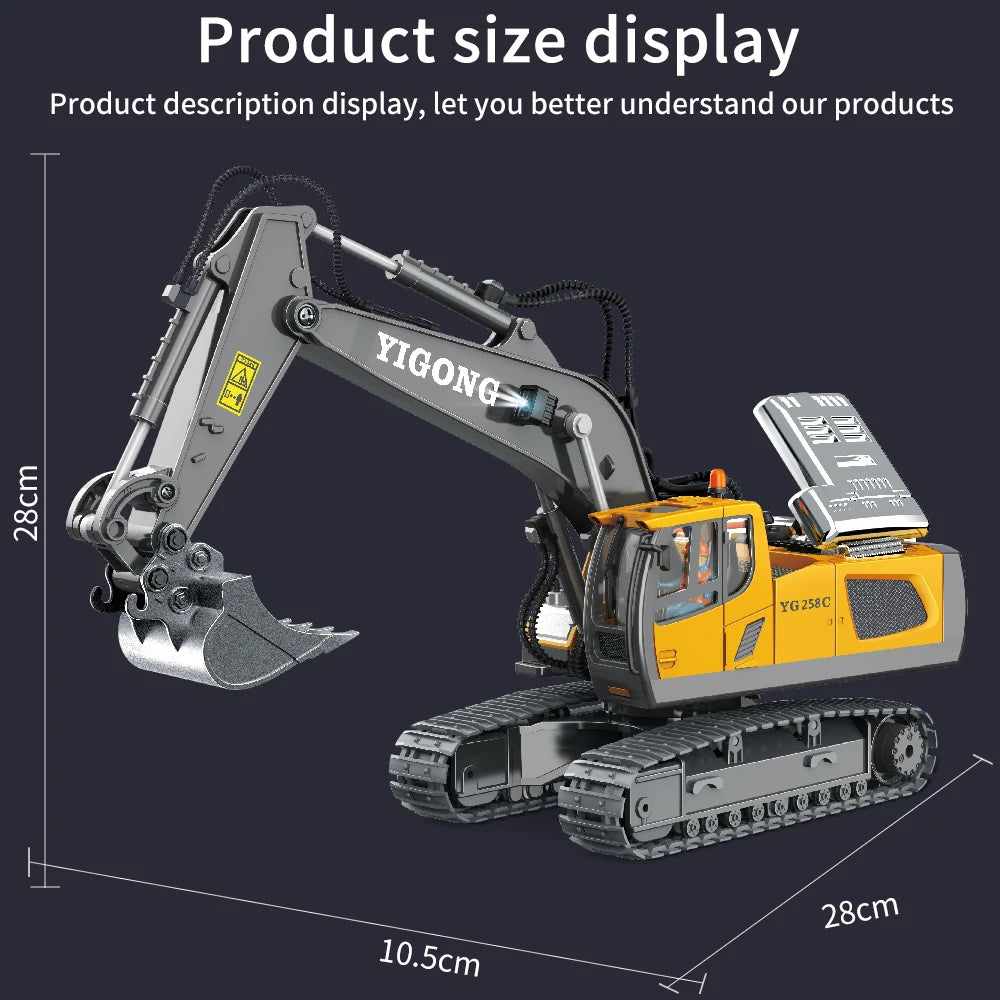 Grote gele RC-graafmachines met zwarte details en metalen onderdelen, inclusief een dumptruck en bulldozer, staan op zand. Een hand houdt de oranje af