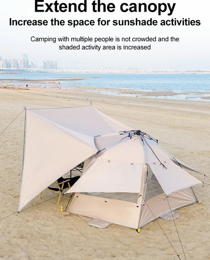 Zilveren vinyl zonnescherm met UPF60+ bescherming, opgezet op het strand met twee stoelen en tafel, ideaal voor zonbescherming tijdens kamperen of str