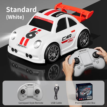 Zwart en witte raceauto’s met HD-camera’s voor live-uitzending, gestuurd via een draadloze controller met scherm. Perfect voor kinderen en raceliefheb