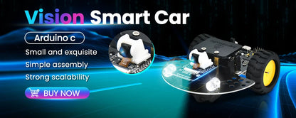 Een Keyestudio robotkit met zwarte chassis, gele wielen en diverse elektronische componenten, inclusief sensoren en een microcontroller, voor educatie