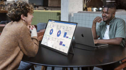 Een 22-inch 2K-monitor met 2560x1440 resolutie, 100% sRGB kleuraccurate scherm, 300Nit helderheid en HDR-technologie, ideaal voor gaming en profession
