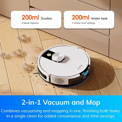De witte ILIFE robotstofzuiger met zwart accent en bijpassende oplader, klaar voor slimme stofzuiging via app. Ideaal voor automatische huishoudelijke