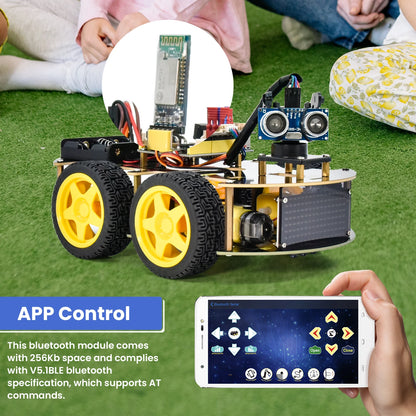 De Keyestudio robotkit met zwart chassis en gele wielen, inclusief sensoren, microcontroller, batterijen en accessoires voor educatieve projecten en z