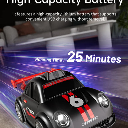 Zwart en wit RC-raceauto’s met HD-camera’s voor live-uitzending, gestuurd via een draadloze controller met touchscreen. Perfect voor kinderen en racel