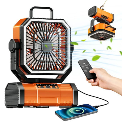 Oranje en zwarte draagbare ventilator met handgreep, voorzien van UBS/TYPE-C oplader, lichtend op een houten tafel in een tuin, klaar voor gebruik bij