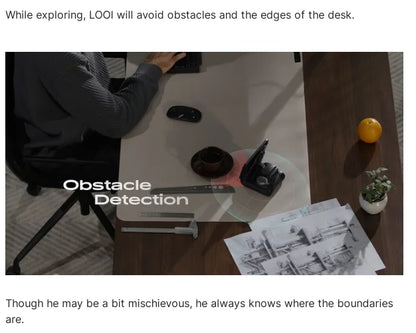 Een zwarte LOOI-robot met blauwe oogleden en een magnetisch houder, bedoeld als desktop-assistent voor smartphones. Voeg een persoonlijke interactie t
