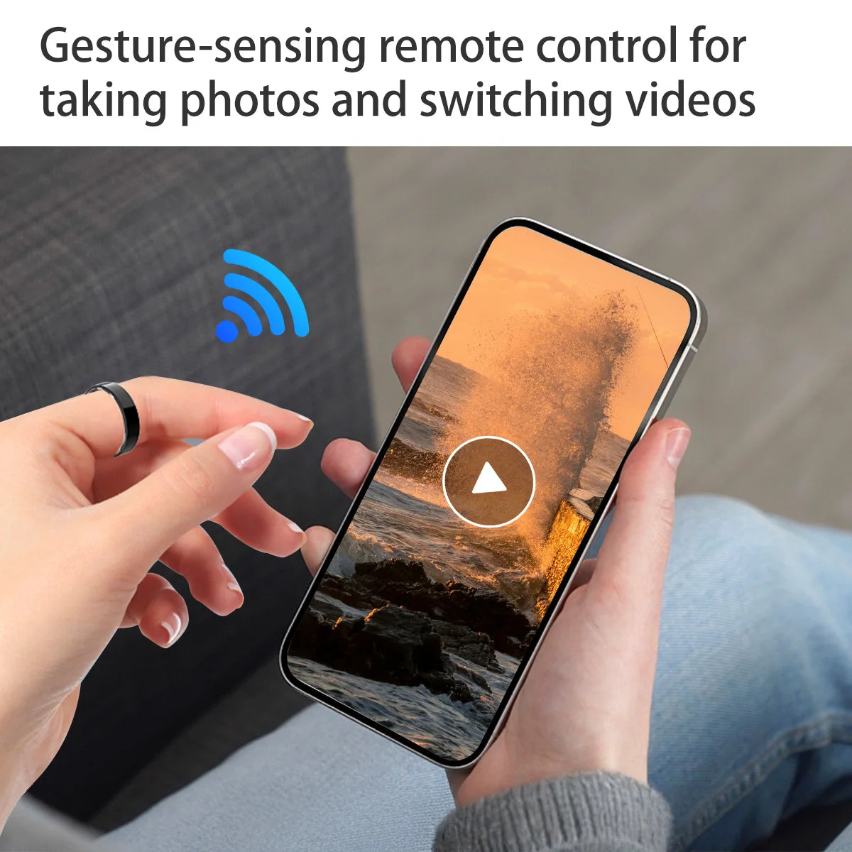 Een slimme ring in zilver, zwart en goud, met zichtbare elektronica en sensoren, geschikt voor sporten en dagelijks gebruik. IP68 waterdicht en met afstandsbediening voor camera’s. - Foto 4