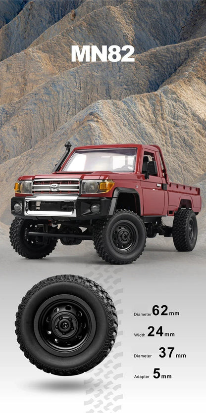 De ZWN MN82S 1:12 RC Toyota Land Cruiser in bruin, met zichtbare roestkleurige onderdelen en grote terreinbanden, staat op rotsachtig terrein. Officie