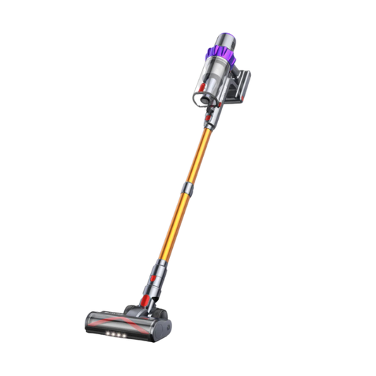 Een draadloze stofzuiger met een glanzende goudkleurige steel en een paarse filter, uitgerust met een brede vloerborstel voor efficiënte huishoudelijke schoonmaak. Geschikt voor dagelijkse vloer- en tapijtverzorging.