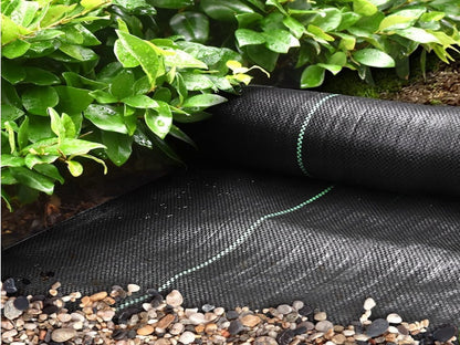 Grijs anti-worteldoek van AVOID, waterdicht en korrelbestendig, met groene randen en duidelijke productinformatie. Geschikt voor tuin- en groentekwekerijen om wortels te beschermen tegen onkruid en schade.