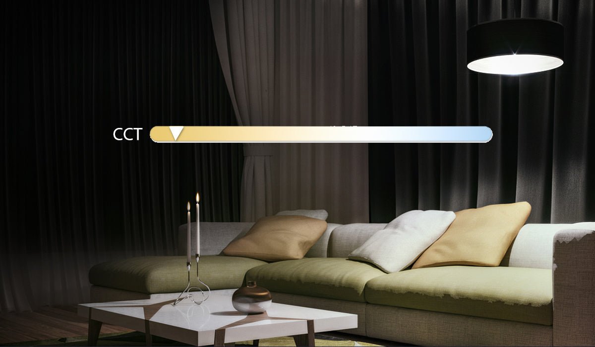 Een witte, moderne GU10-spotlamp met zichtbare CE-keurmerken en een warmgeel licht, bedoeld voor slimme verlichting via smartphone-app. Geschikt voor smart home-omgevingen met aanpasbare kleurtemperatuur.