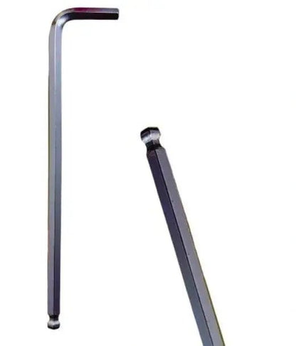 Zilverkleurige hex sleutels in een rode houder, geschikt voor fietsschroeven en kleinere mechanische reparaties. De set bevat verschillende maten voor precisiewerkzaamheden.