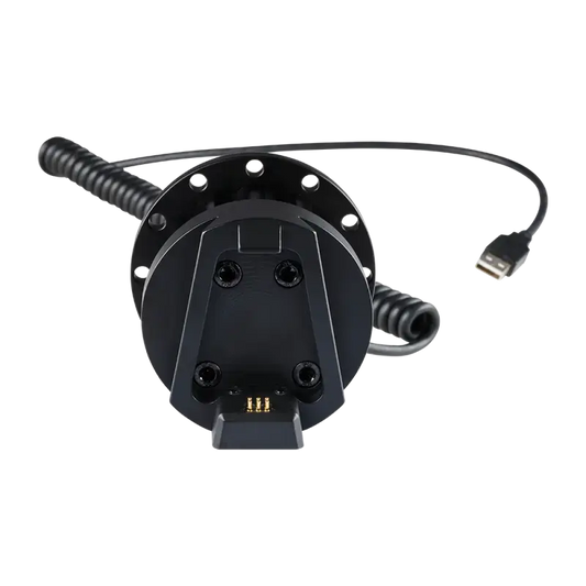 Zwart metalen camera-adapter met USB-kabel en schroefopeningen, geschikt voor industriële toepassingen. Compacte, robuuste constructie voor montage en verbinding.