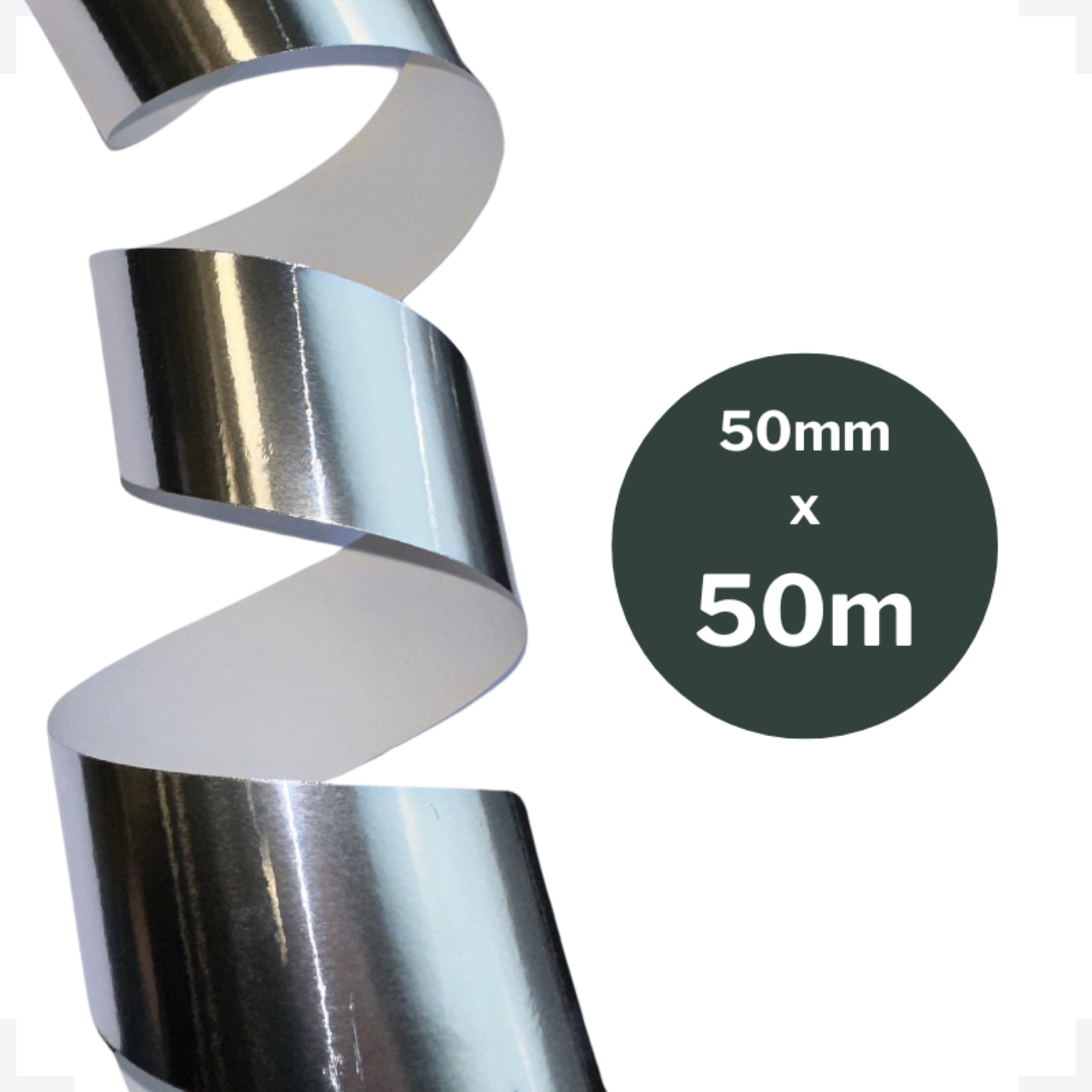 Een rol zilverkleurig aluminium tape van het merk AVOID, met afmetingen 5 cm x 50 meter, geschikt voor reparaties en isolatie in de houtbewerking en elektrische installaties.