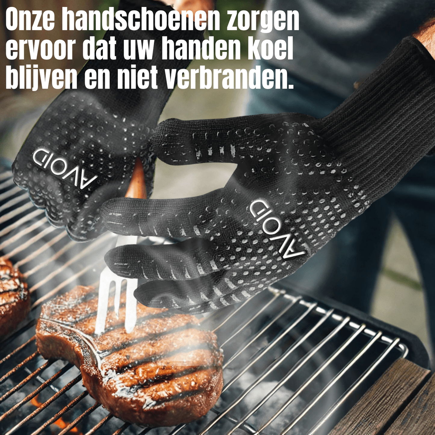Zwarte AVOID-gloves met gripoppervlak en wit logo, geschikt voor huishoudelijke taken en koken. Gebruik deze handschoenen voor veilige greep en comfort tijdens dagelijkse activiteiten.