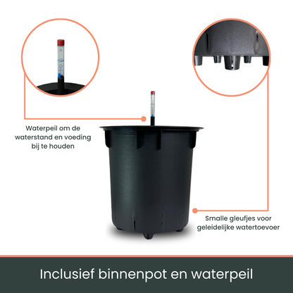 Rode, textuurrijke buitenpot met zwart binnenkant, geschikt voor tuin of terras. Inclusief een waterstandmeter voor gemakkelijke vloedcontrole.