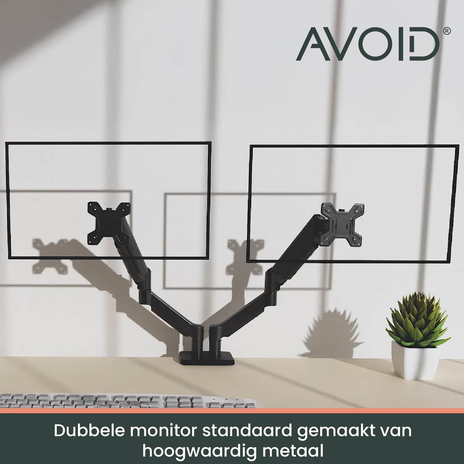 Zwart, verstelbaar dubbelarm montagesysteem voor twee schermen, geschikt voor kantoor- en thuiswerkplekken. Robuust metaalontwerp met V-vormige constructie voor optimale schermpositie.