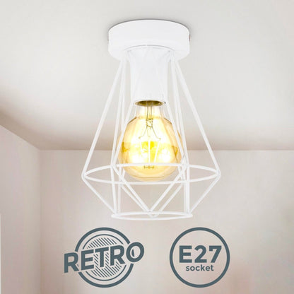 Een witte, geometrische plafondlamp met een kooi van dunne metalen draden en een warmgele gloeilamp. Ideaal voor moderne interieurs en als accentverlichting in slaapkamers of woonkamers.