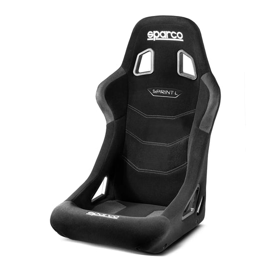 Sparco Sprint L racestoel in zwart, met zichtbare zilveren logo’s en gestikte details. Geschikt voor sportwagens en raceauto’s, met verstelbare hoofdsteun en comfortabele zitting.